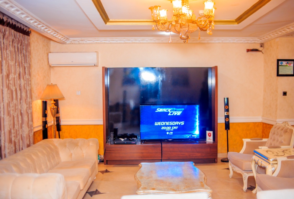 Room image description